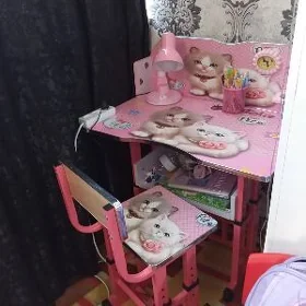 учебный столик