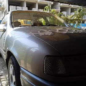Opel Vectra 1989