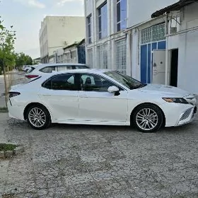 Toyota Camry 2023