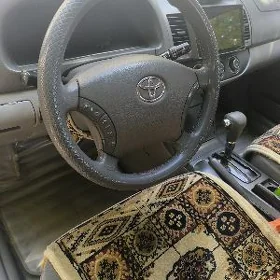 Toyota Camry 2004