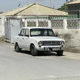 Lada 2104 2000
