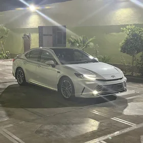 Toyota Camry 2025