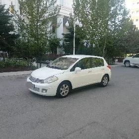 Nissan Versa 2011