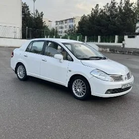 Nissan Tiida 2006