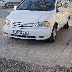 Toyota Sienna 2001