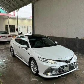 Toyota Camry 2020