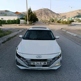 Hyundai Elantra 2022