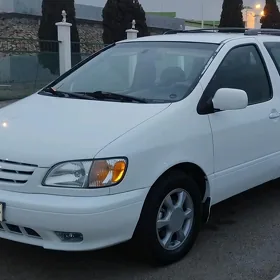 Toyota Sienna 2002