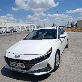 Hyundai Elantra 2022