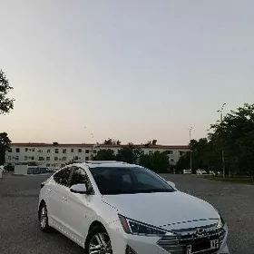 Hyundai Elantra 2020