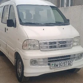 Daihatsu YRV 2001