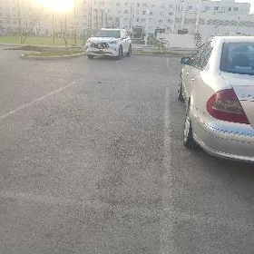 Mercedes-Benz E320 2002