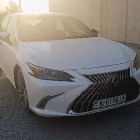 Lexus ES 300h 2021