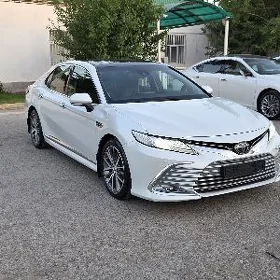 Toyota Camry 2021
