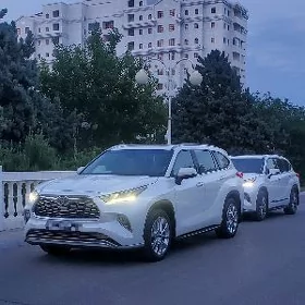 Toyota Highlander 2020