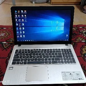 ASUS noutbuk
