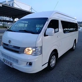 Toyota Hiace 2013