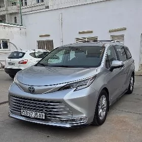 Toyota Sienna 2021