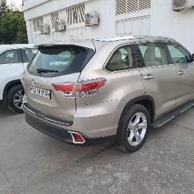 Toyota Highlander 2015