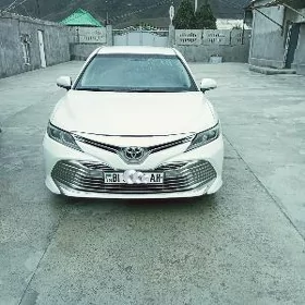 Toyota Camry 2019