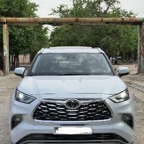 Toyota Highlander 2022