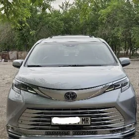 Toyota Sienna 2022