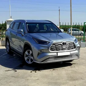 Toyota Highlander 2023