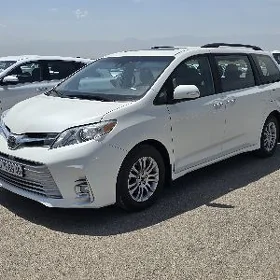 Toyota Sienna 2020