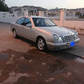 Mercedes-Benz E320 1999