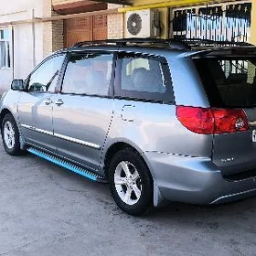 Toyota Sienna 2005