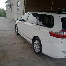 Toyota Sienna 2017
