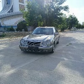 Mercedes-Benz E320 1999