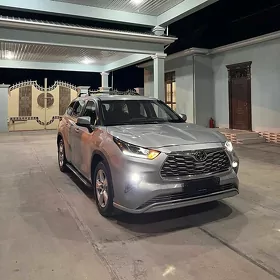Toyota Highlander 2024