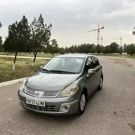 Nissan Versa 2011