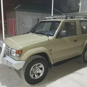 Mitsubishi Pajero 1993