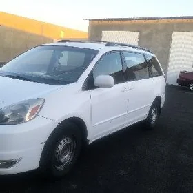 Toyota Sienna 2005