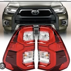 Hilux 2023 őň yz fara