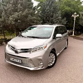 Toyota Sienna 2019