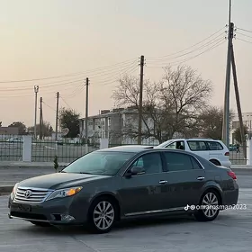 Toyota Avalon 2011