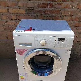 продаю машинку