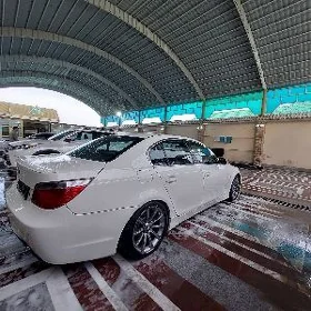 BMW M5 2004