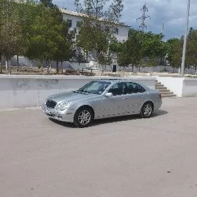 Mercedes-Benz E320 2004