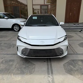 Toyota Camry 2025