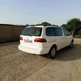 Toyota Sienna 1999