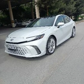 Toyota Camry 2025