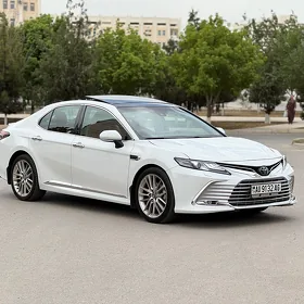 Toyota Camry 2021