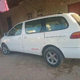 Toyota Sienna 2000