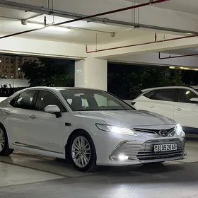 Toyota Camry 2018