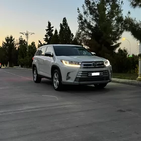 Toyota Highlander 2019