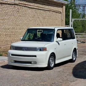 Toyota Scion 2005